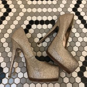 ✨Steve Madden Platform Heel - ROSE GOLD✨